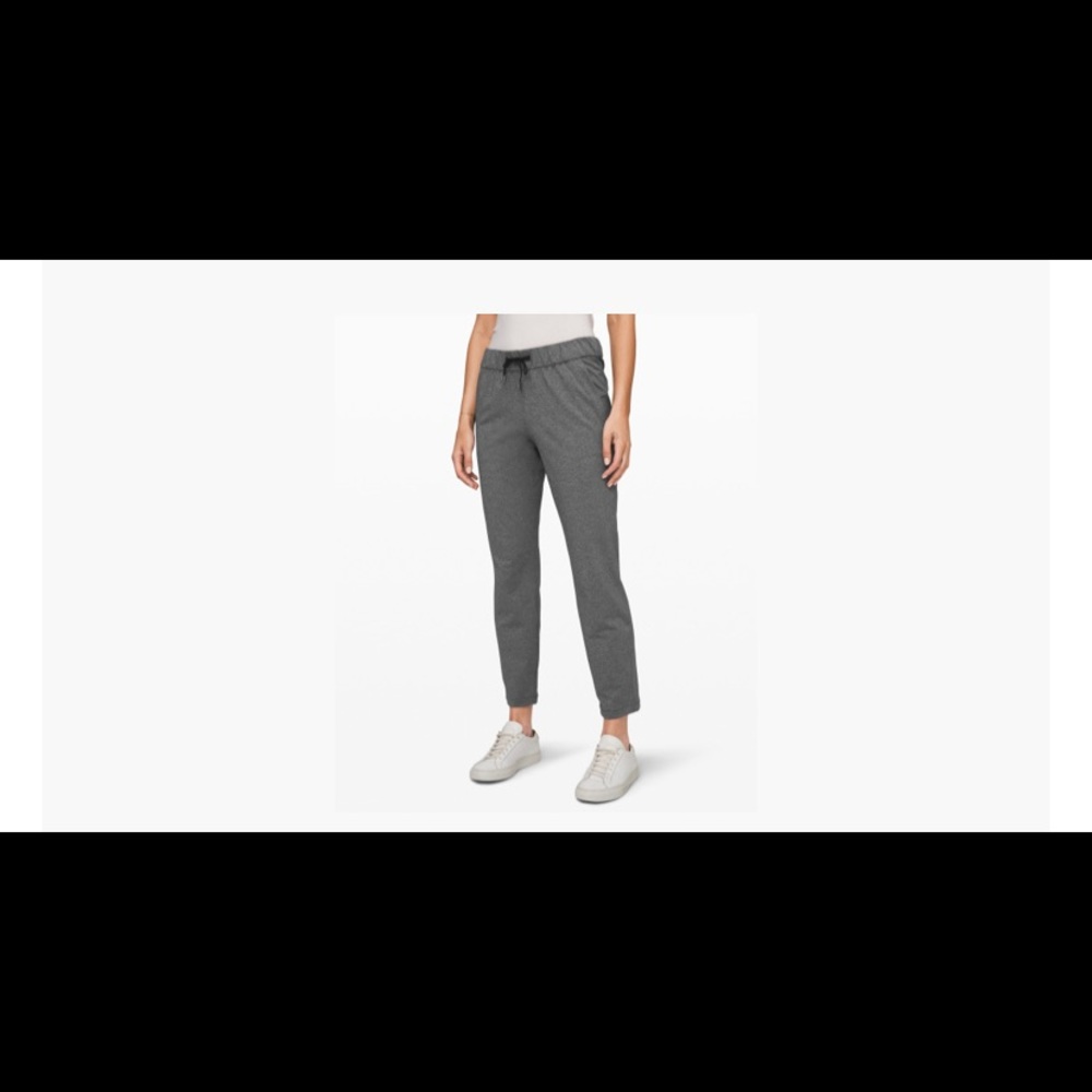 Lululemon “On The Fly” 7/8th pants